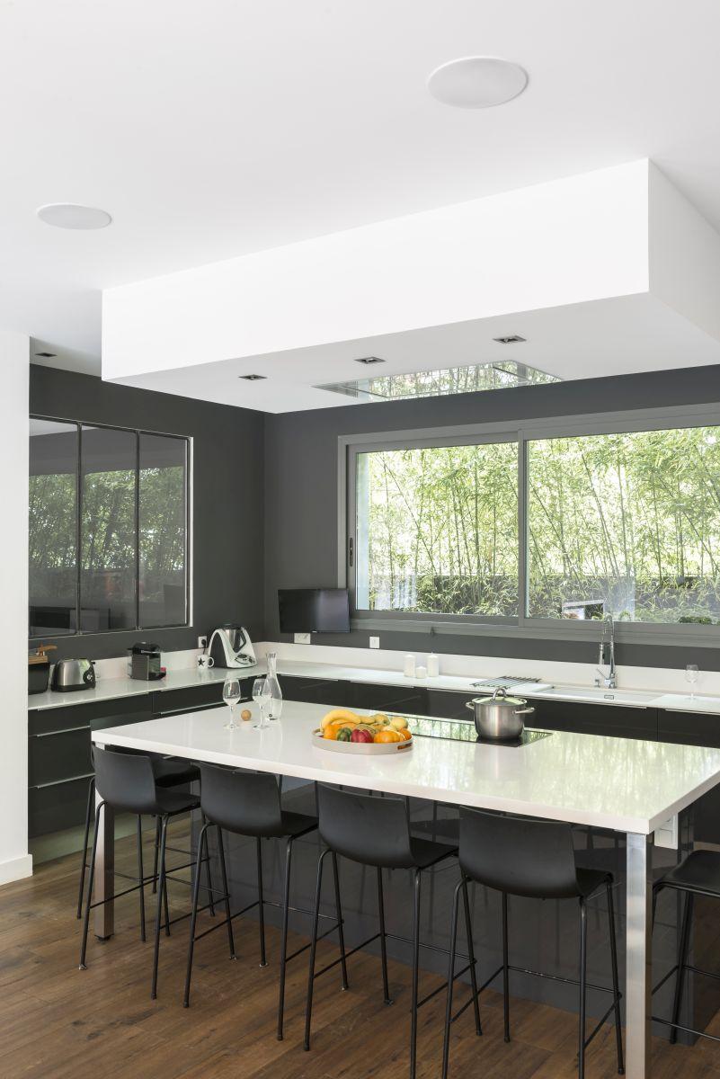 Triangle Secret lifestyle